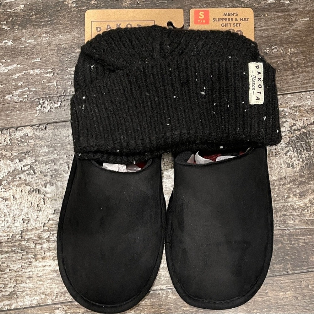 Mens 2 Piece Gift Set Slippers Hat‎ Cozy Holiday Christmas Gift Black Red NWT - Picture 2 of 8